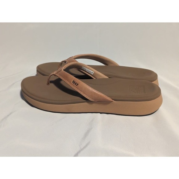 Reef Women's Tan Flip Flops - Picture 2 of 6